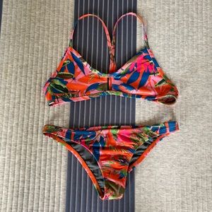 Jolyn Bennett top and Brazil bottom